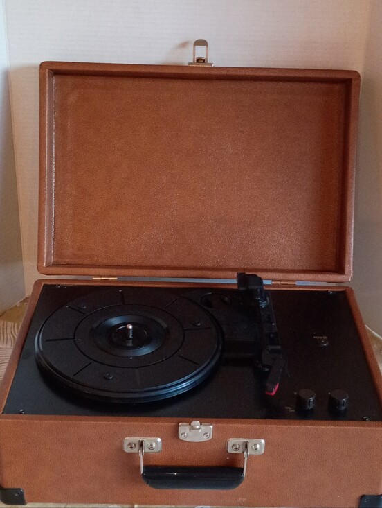 Crosley Other - New Crosley Model CR 49 -TA
